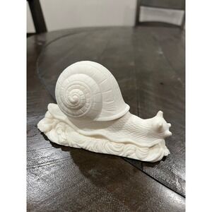 Vintage Alabaster Snail Italy Resin Snail w/ Full Detail White Italian Signed‎